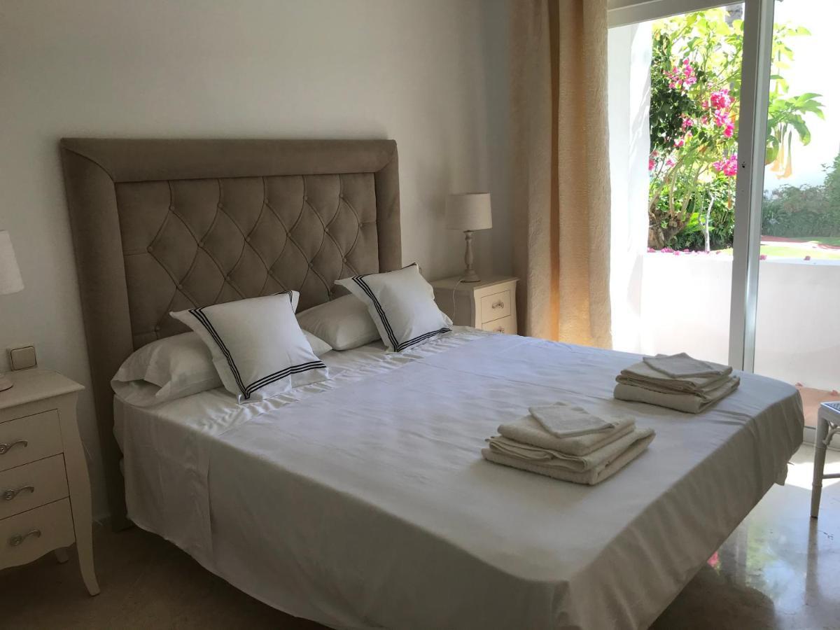 Apartment Costalita, Direct Beach Access, Ground Floor, Salt Water Pool Estepona Exterior foto