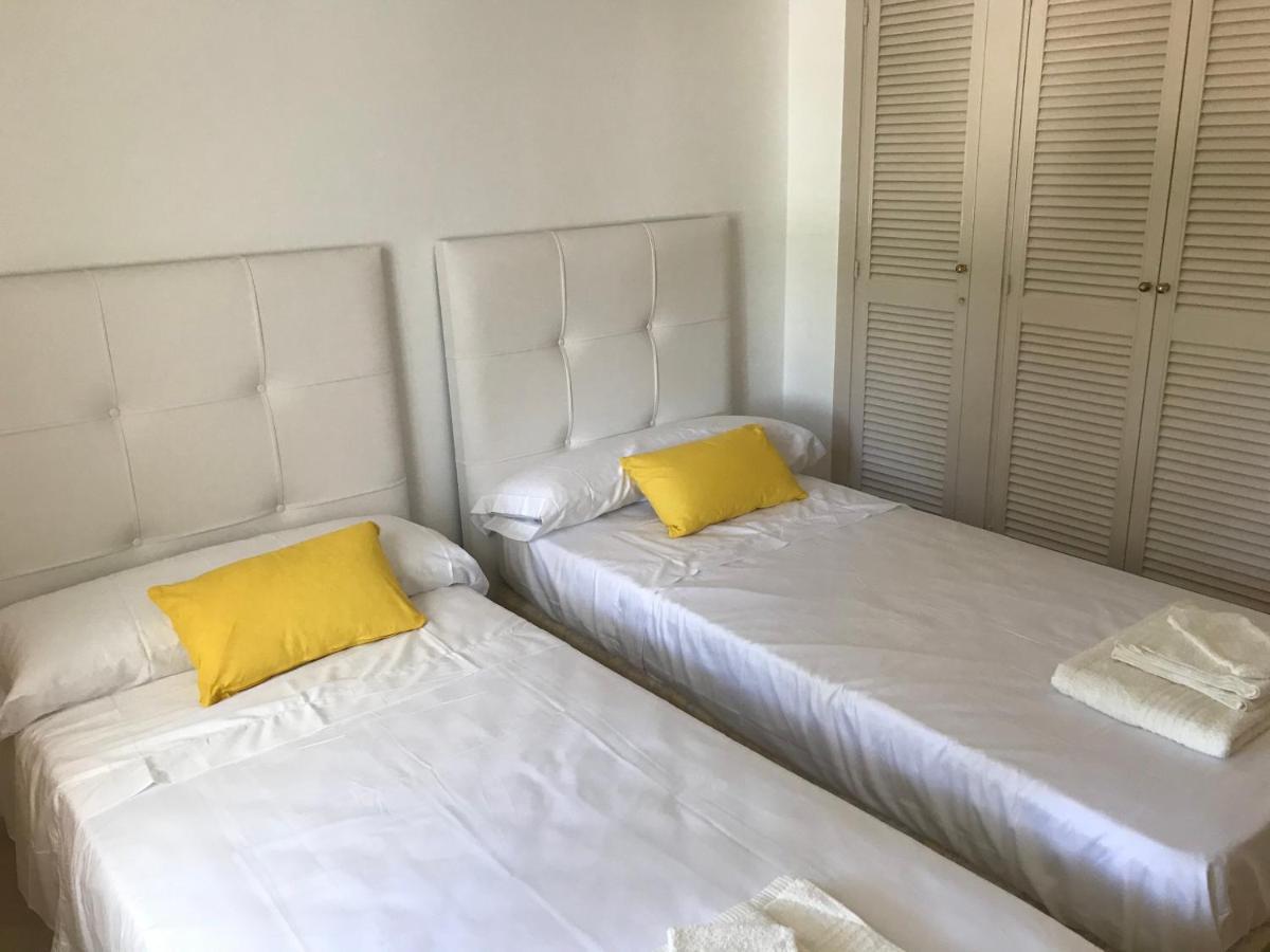 Apartment Costalita, Direct Beach Access, Ground Floor, Salt Water Pool Estepona Exterior foto